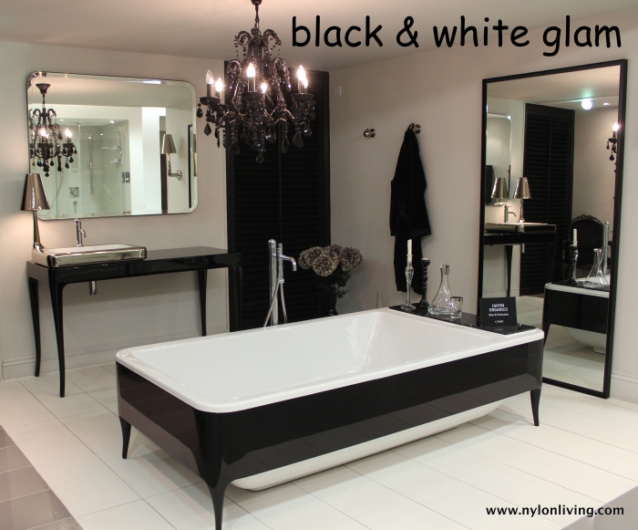 black_white_bathroom
